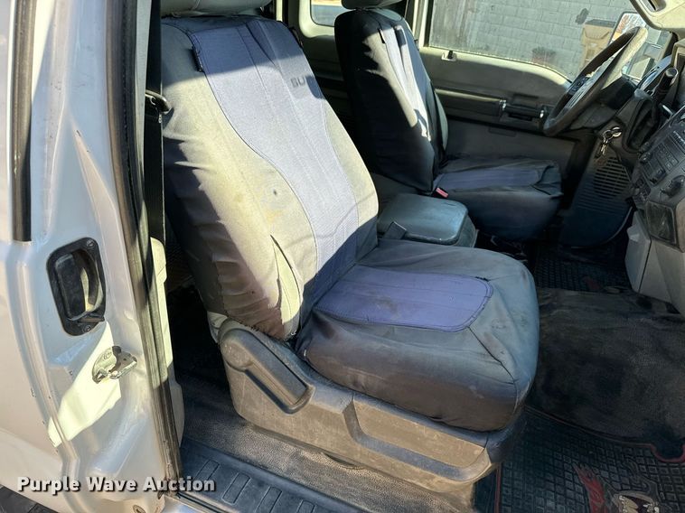 image for item GG9868 2012 Ford F250 Super Duty  SuperCab flatbed pickup truck