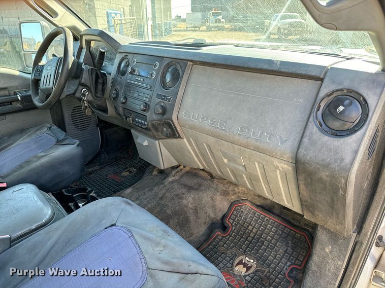 image for item GG9868 2012 Ford F250 Super Duty  SuperCab flatbed pickup truck