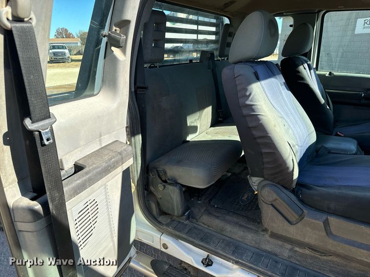 image for item GG9868 2012 Ford F250 Super Duty  SuperCab flatbed pickup truck