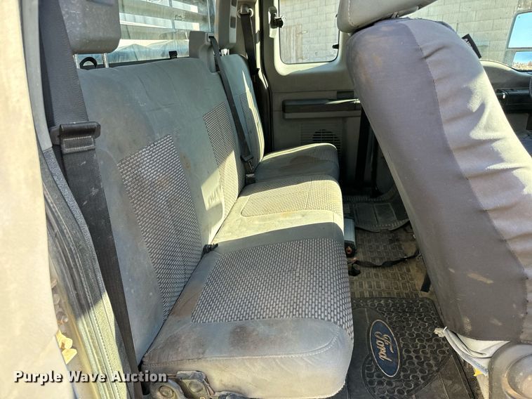 image for item GG9868 2012 Ford F250 Super Duty  SuperCab flatbed pickup truck