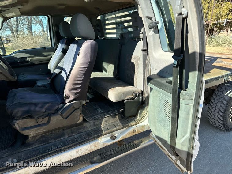 image for item GG9868 2012 Ford F250 Super Duty  SuperCab flatbed pickup truck