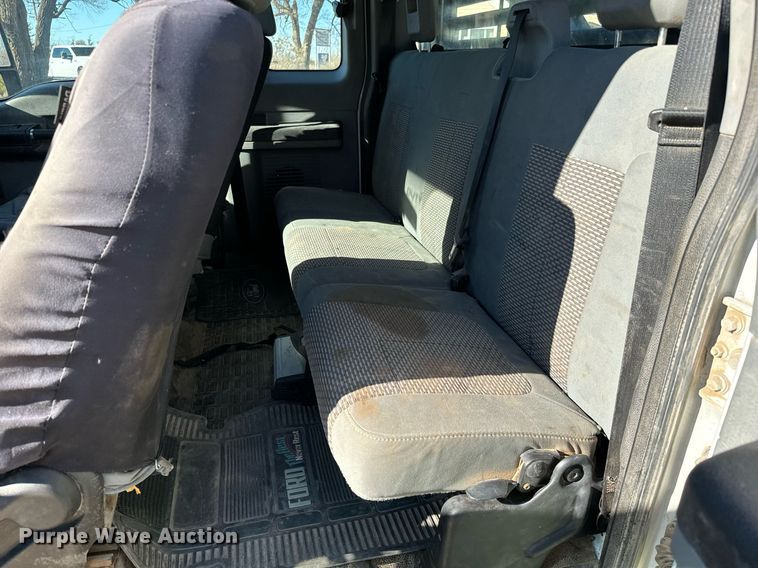 image for item GG9868 2012 Ford F250 Super Duty  SuperCab flatbed pickup truck