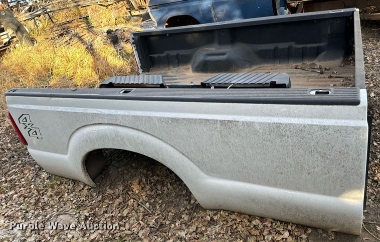 image for item GG9868 2012 Ford F250 Super Duty  SuperCab flatbed pickup truck