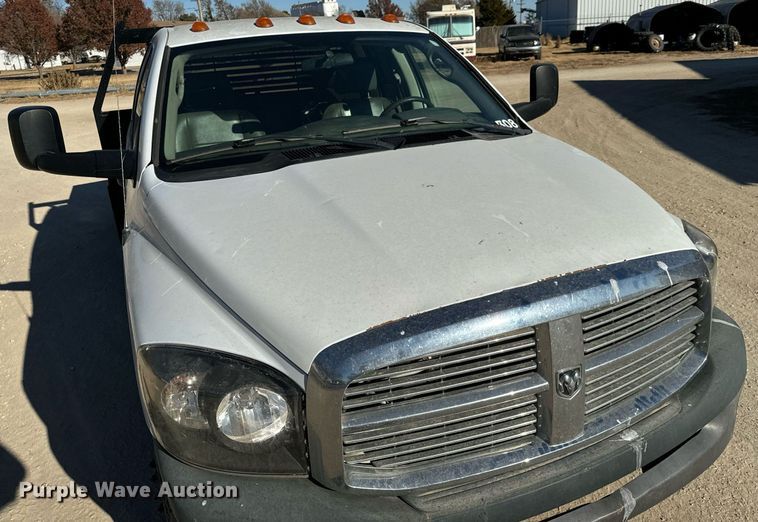 image for item GG9869 2008 Dodge Ram 3500 HD  Quad Cab flatbed pickup truck