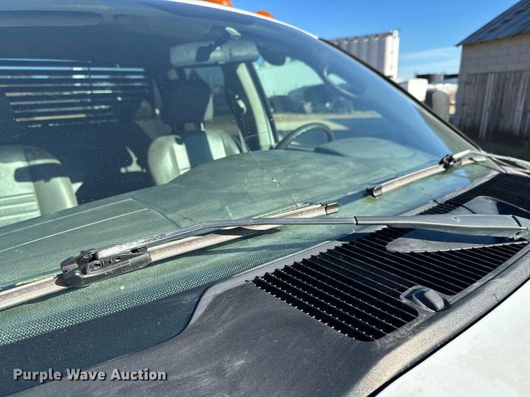 image for item GG9869 2008 Dodge Ram 3500 HD  Quad Cab flatbed pickup truck