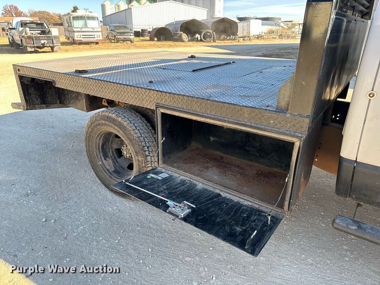 image for item GG9869 2008 Dodge Ram 3500 HD  Quad Cab flatbed pickup truck