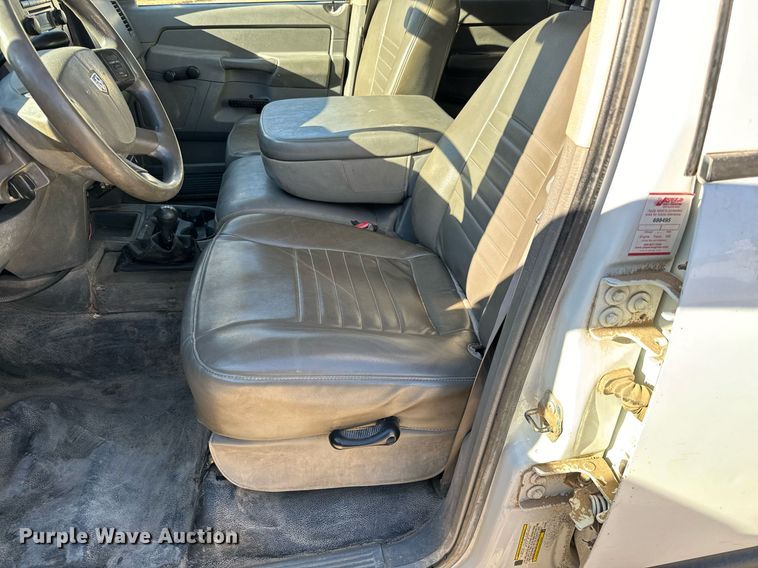 image for item GG9869 2008 Dodge Ram 3500 HD  Quad Cab flatbed pickup truck