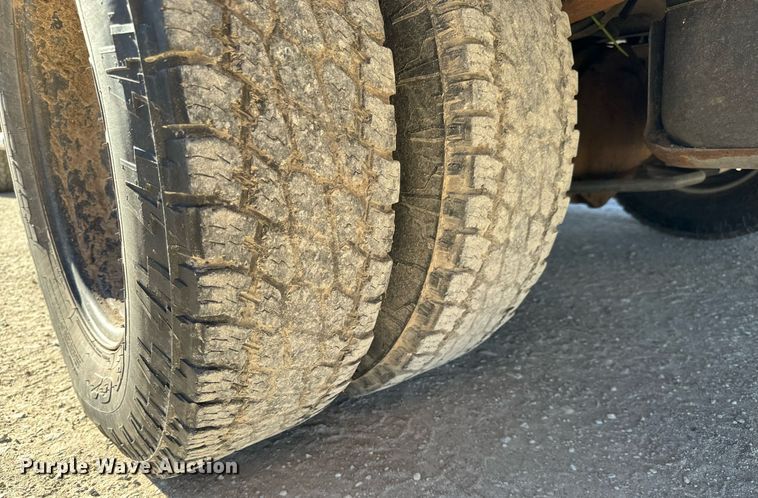 image for item GG9869 2008 Dodge Ram 3500 HD  Quad Cab flatbed pickup truck