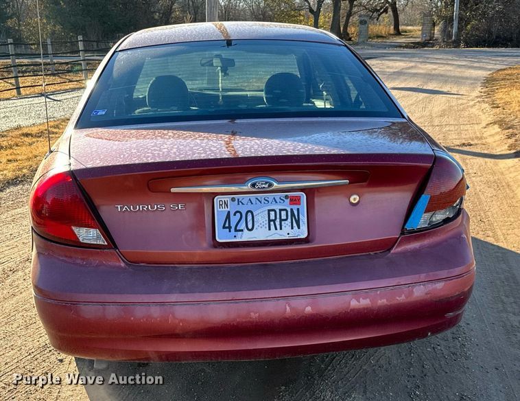 image for item GG9872 2003 Ford Taurus SE