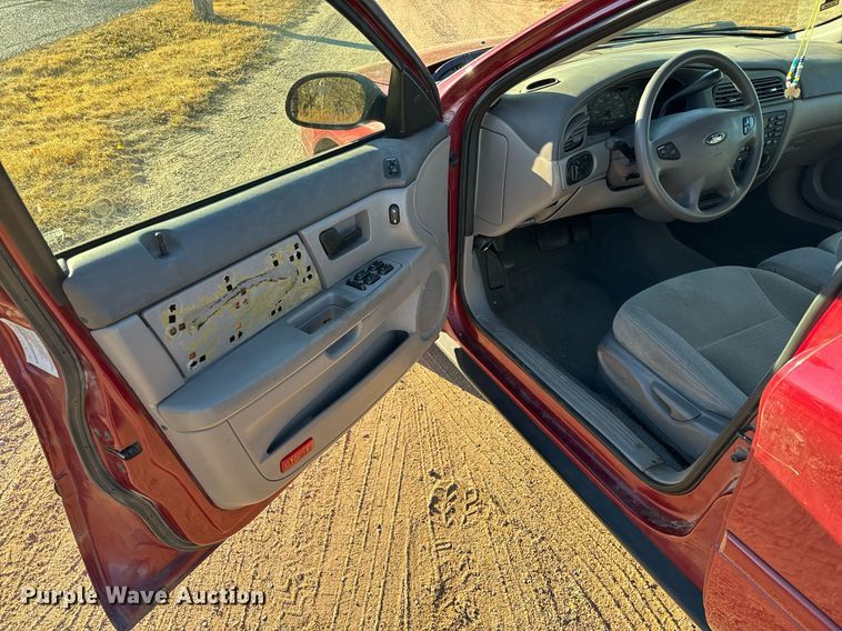 image for item GG9872 2003 Ford Taurus SE