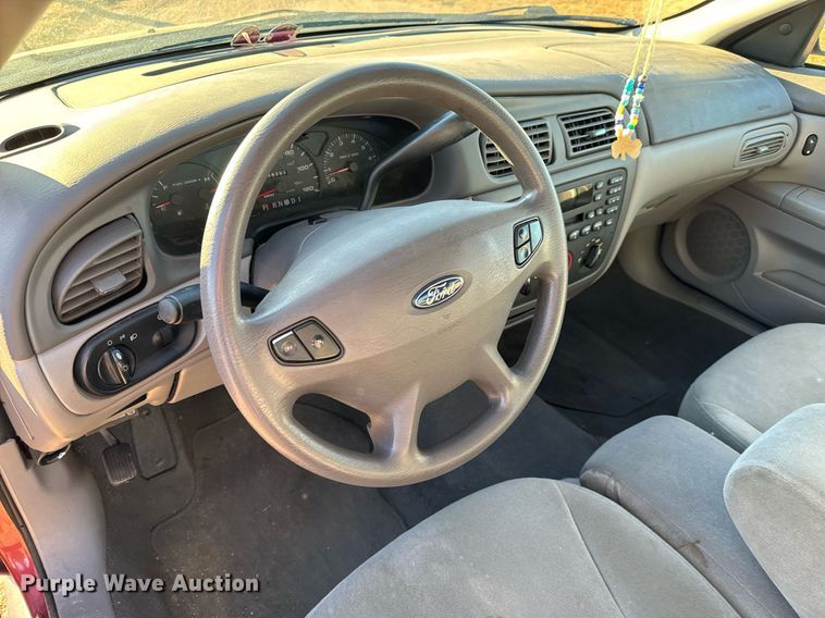 image for item GG9872 2003 Ford Taurus SE