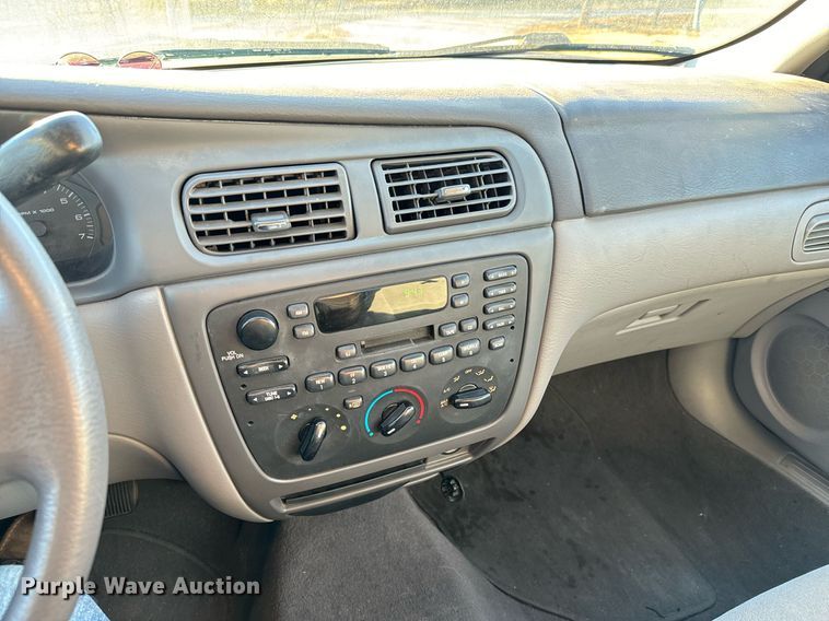 image for item GG9872 2003 Ford Taurus SE