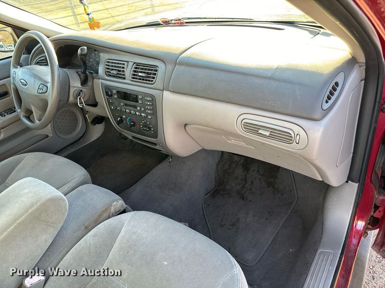 image for item GG9872 2003 Ford Taurus SE