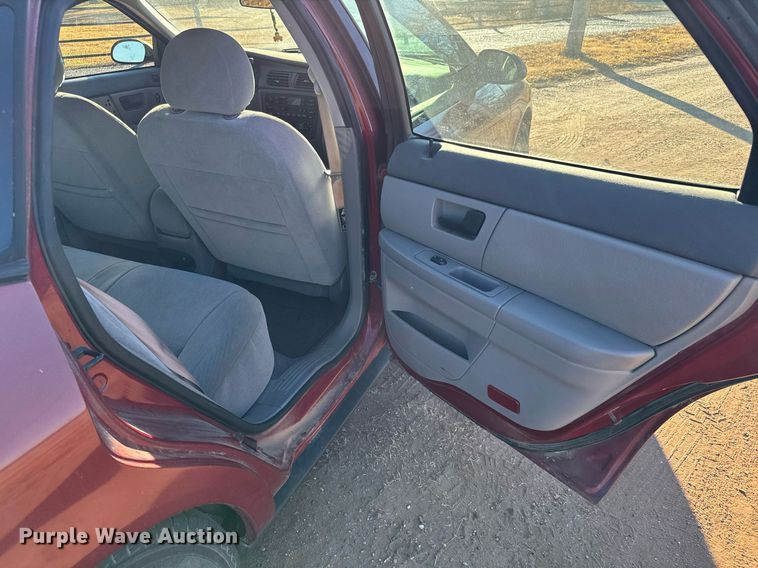 image for item GG9872 2003 Ford Taurus SE