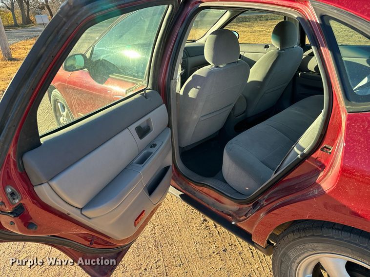 image for item GG9872 2003 Ford Taurus SE