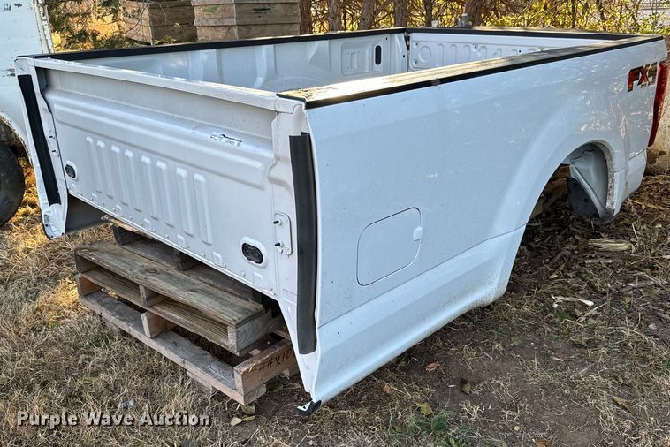 image for item GG9875 Ford Super Duty  pickup truck bed