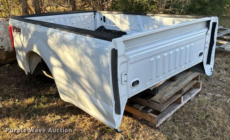 image for item GG9875 Ford Super Duty  pickup truck bed