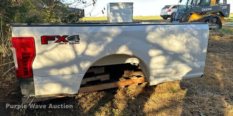 image for item GG9875 Ford Super Duty  pickup truck bed