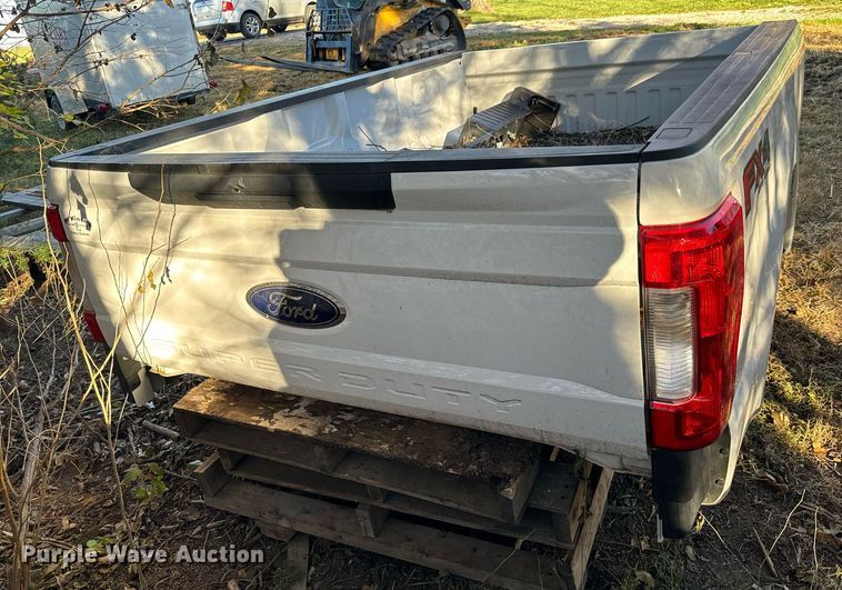 image for item GG9875 Ford Super Duty  pickup truck bed