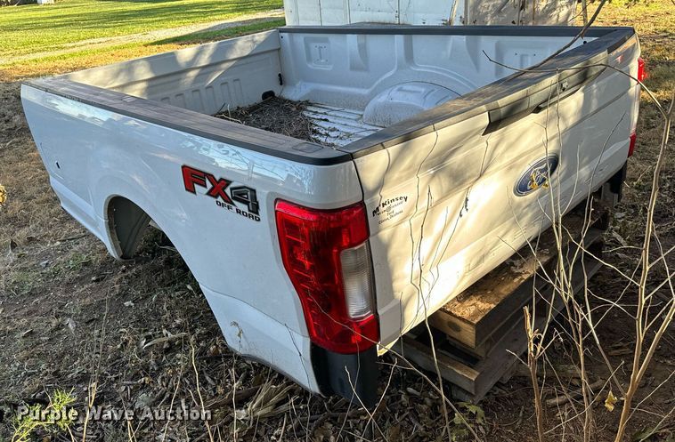 image for item GG9875 Ford Super Duty  pickup truck bed