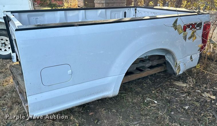 image for item GG9875 Ford Super Duty  pickup truck bed