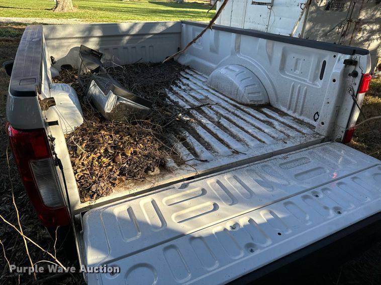 image for item GG9875 Ford Super Duty  pickup truck bed