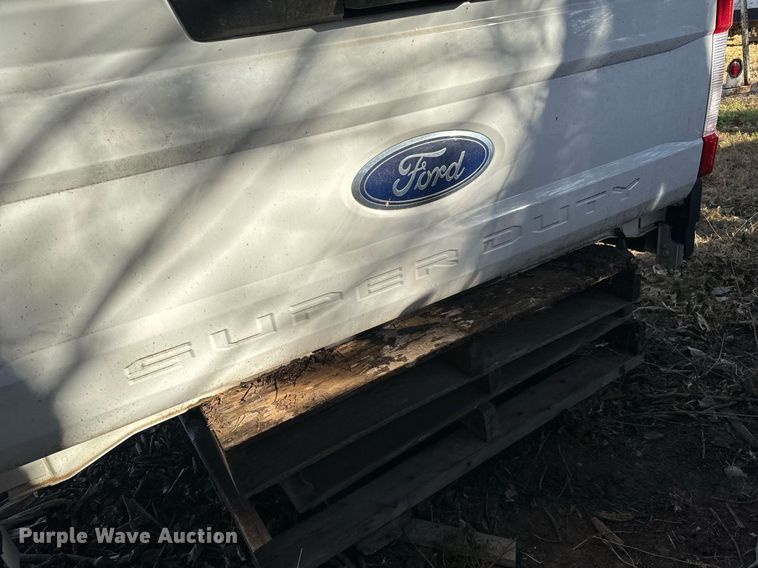 image for item GG9875 Ford Super Duty  pickup truck bed