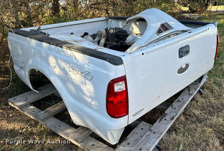 image for item GG9876 2009 Ford F250 Super Duty  pickup truck bed