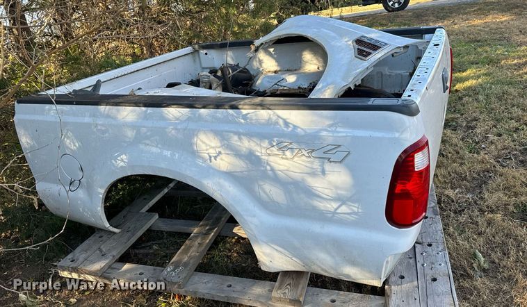 image for item GG9876 2009 Ford F250 Super Duty  pickup truck bed