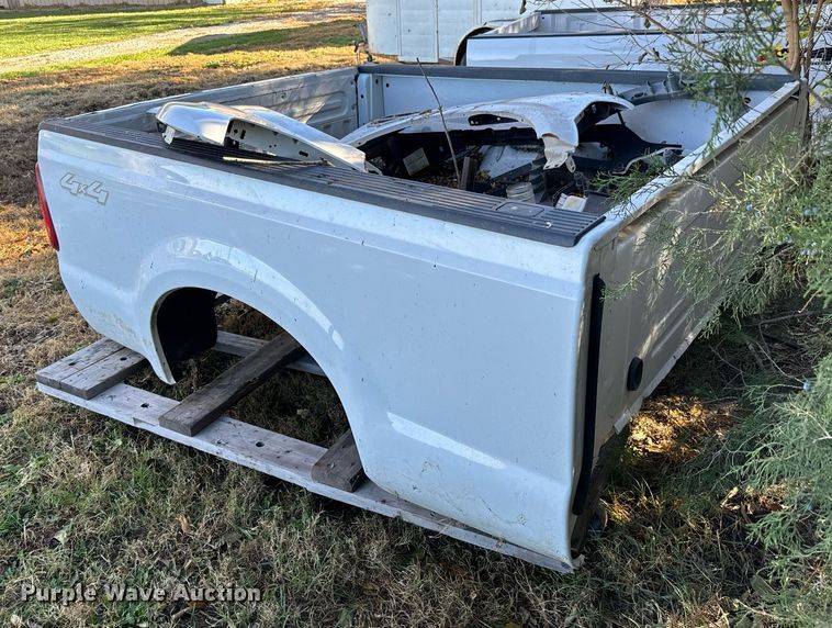 image for item GG9876 2009 Ford F250 Super Duty  pickup truck bed