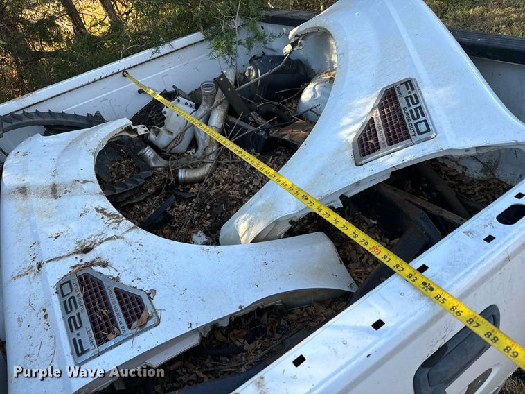 image for item GG9876 2009 Ford F250 Super Duty  pickup truck bed