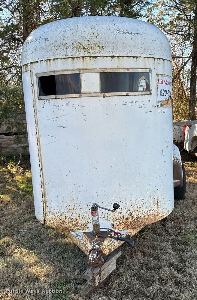 image for item GG9877 1978 W-W  livestock trailer