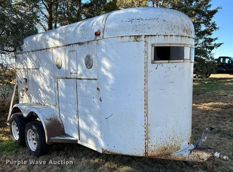 image for item GG9877 1978 W-W  livestock trailer