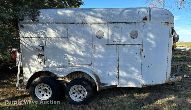 image for item GG9877 1978 W-W  livestock trailer