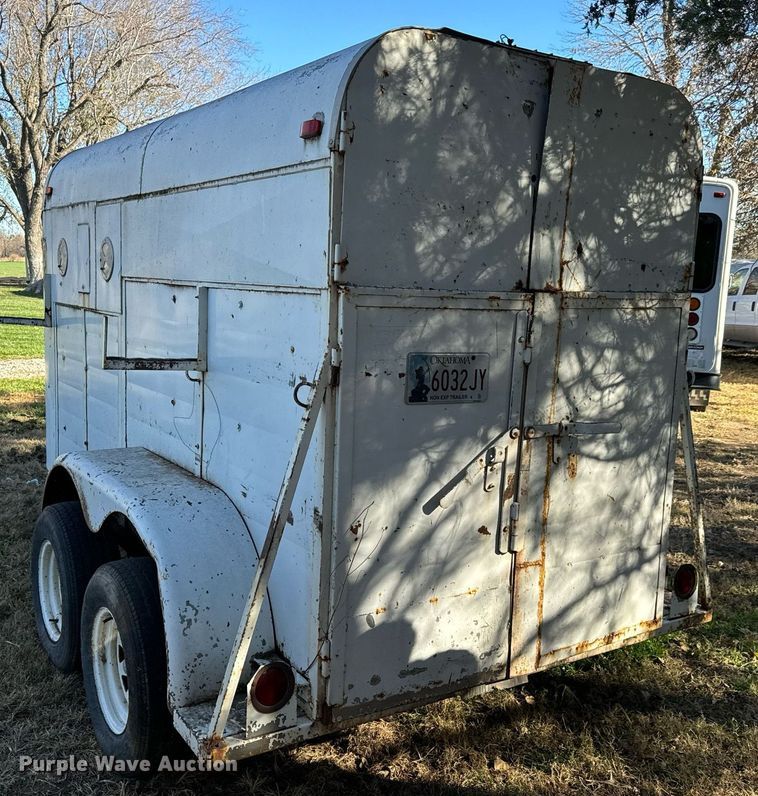 image for item GG9877 1978 W-W  livestock trailer