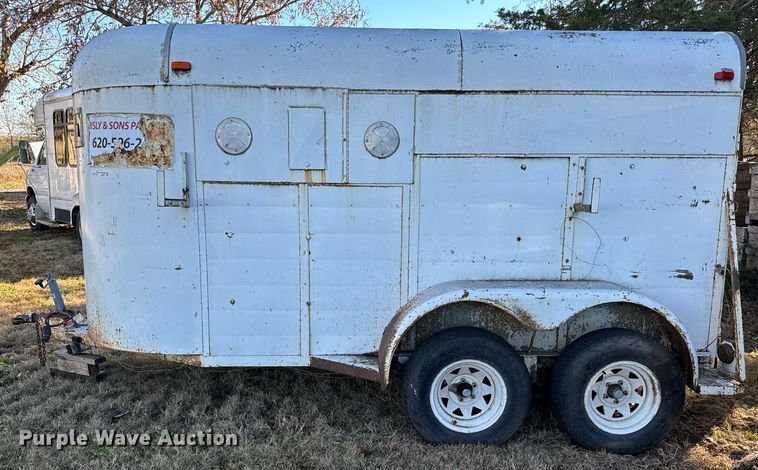 image for item GG9877 1978 W-W  livestock trailer