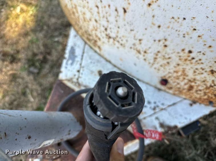 image for item GG9877 1978 W-W  livestock trailer