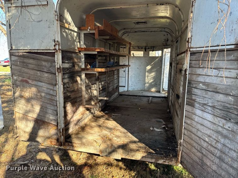 image for item GG9877 1978 W-W  livestock trailer