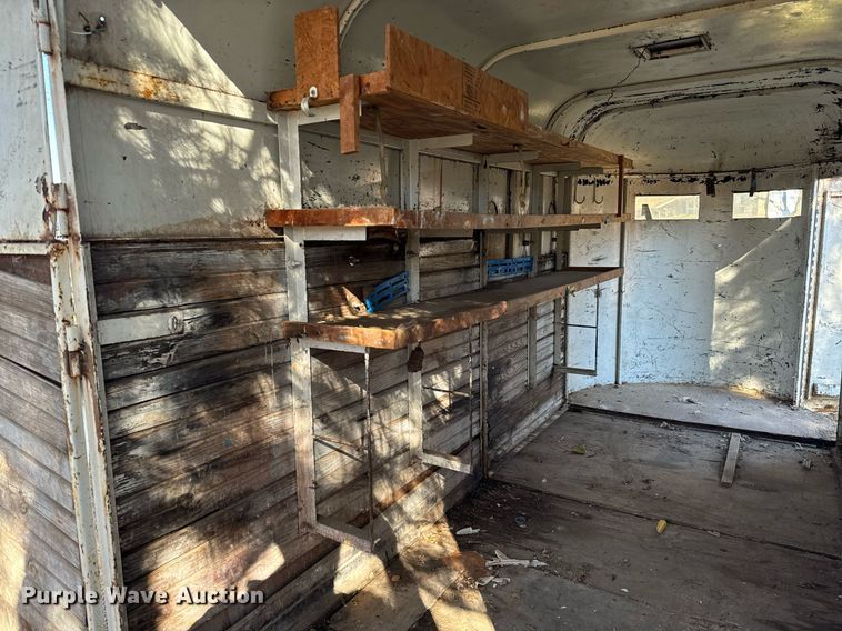 image for item GG9877 1978 W-W  livestock trailer