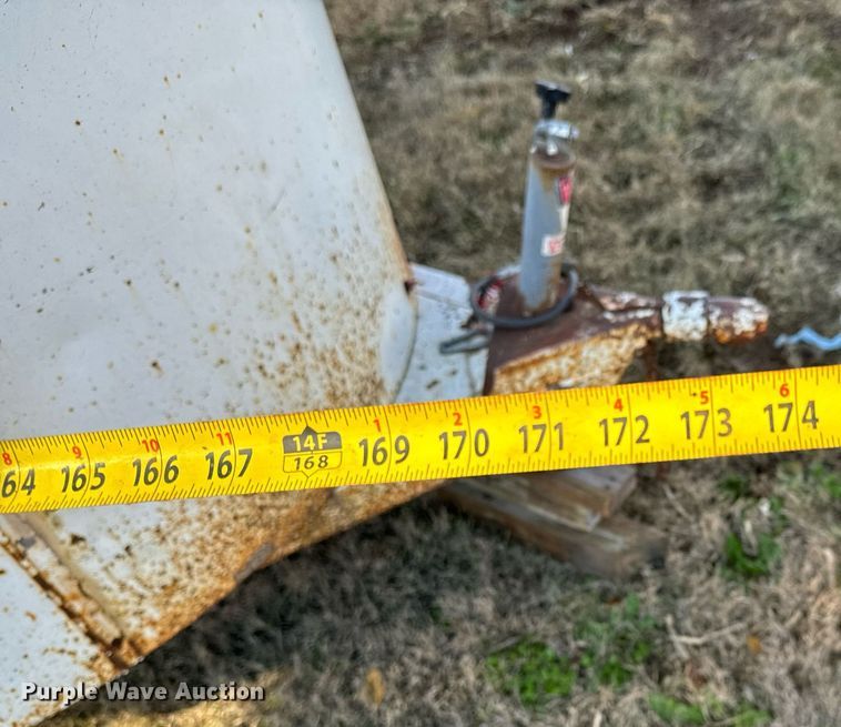 image for item GG9877 1978 W-W  livestock trailer