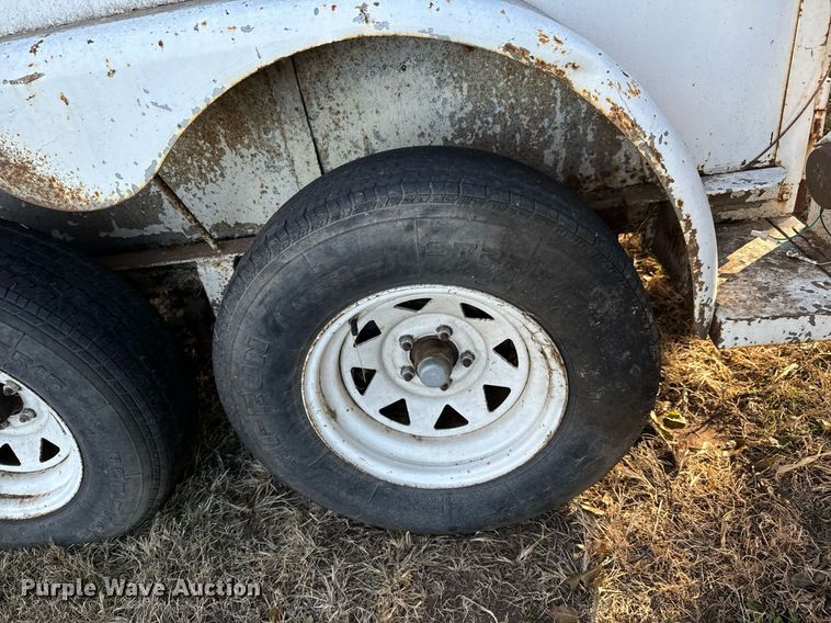 image for item GG9877 1978 W-W  livestock trailer