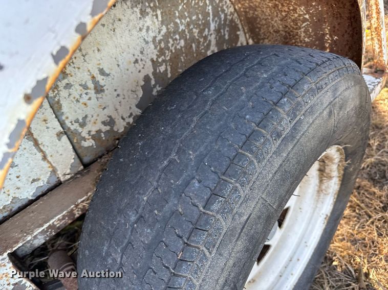 image for item GG9877 1978 W-W  livestock trailer