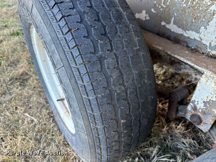image for item GG9877 1978 W-W  livestock trailer