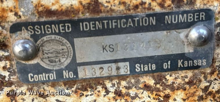 image for item GG9877 1978 W-W  livestock trailer