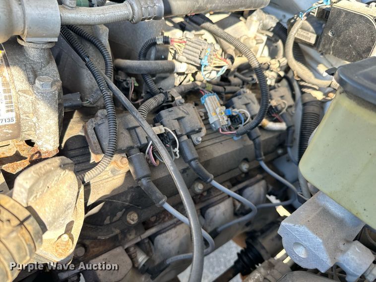 image for item GG9890 2001 Chevrolet Silverado 3500HD  utility bed pickup truck