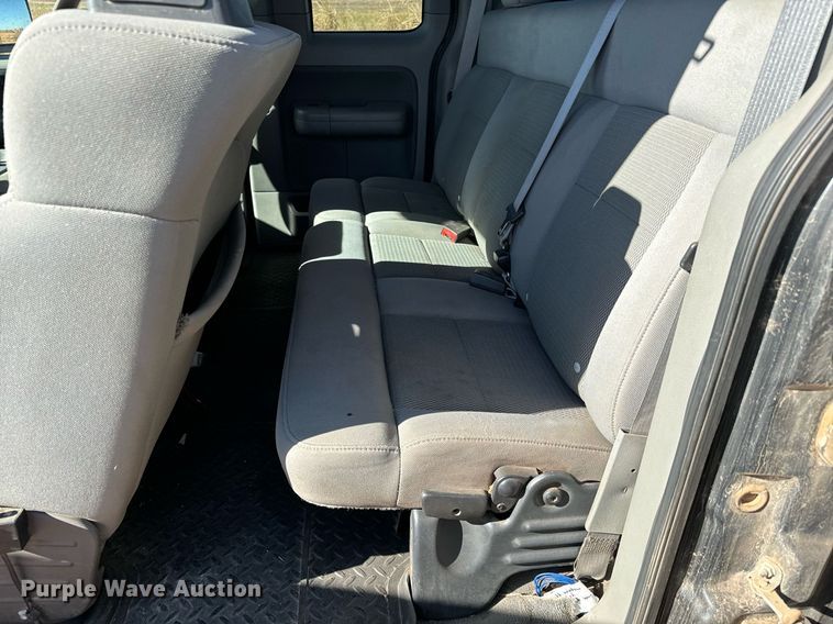 image for item GG9914 2004 Ford F150  SuperCab pickup truck