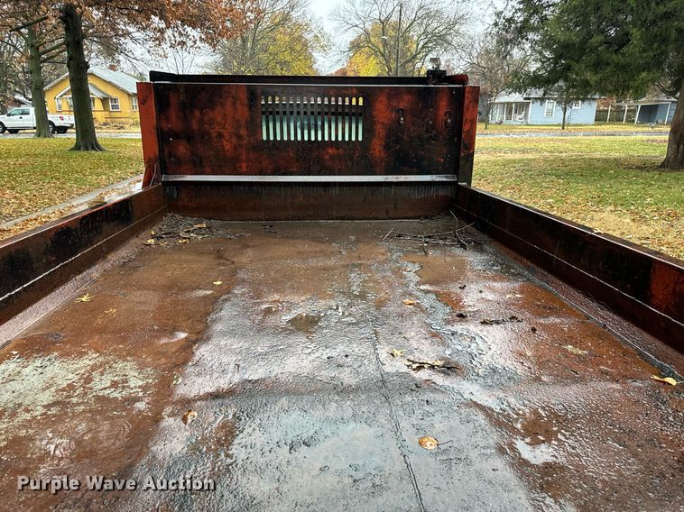 image for item GG9921 2002 Chevrolet Silverado 3500  dump bed pickup truck