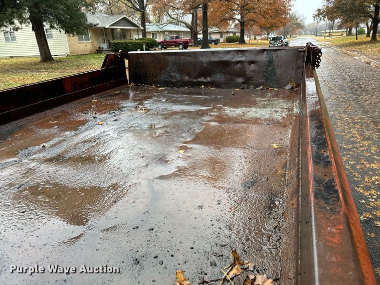 image for item GG9921 2002 Chevrolet Silverado 3500  dump bed pickup truck