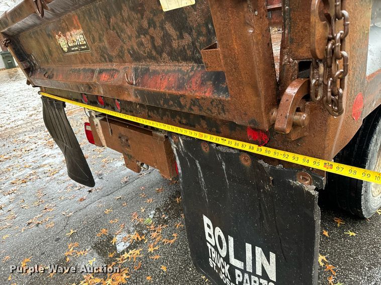 image for item GG9921 2002 Chevrolet Silverado 3500  dump bed pickup truck