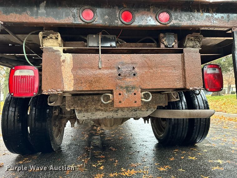 image for item GG9921 2002 Chevrolet Silverado 3500  dump bed pickup truck